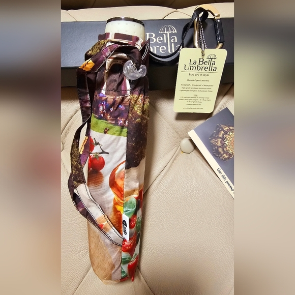 La Bella Umbrella Rome Colliseum Pizza Quality Rain Gift Box - Picture 9 of 10